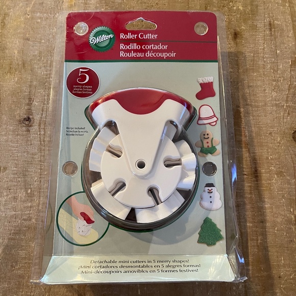 Wilton Roller  Christmas Cutter Shape Cookie Cutter NEW - Picture 2 of 5